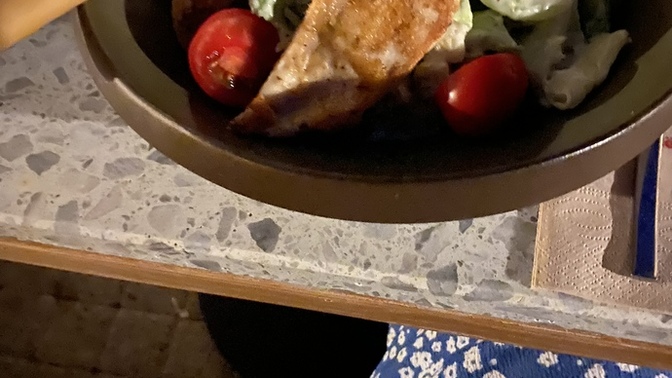 Dışarı da salata yer misiniz?