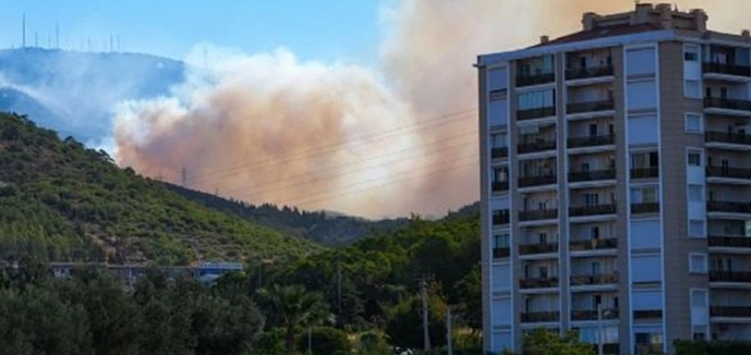 Alevler evlere sıçradı, İzmir yanıyor! Kimler İzmirde oturuyor?