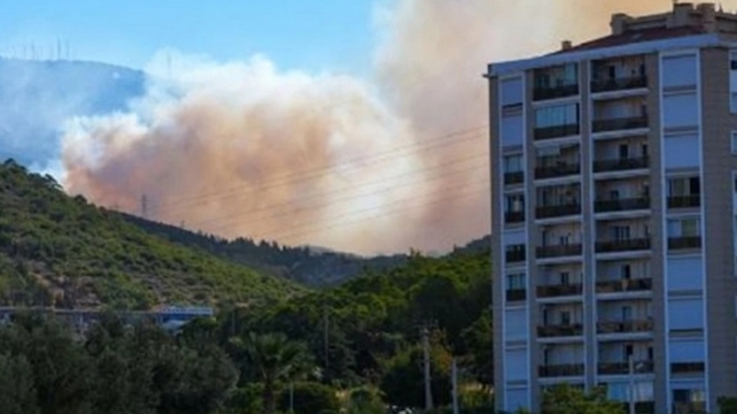 Alevler evlere sıçradı, İzmir yanıyor! Kimler İzmir'de oturuyor?
