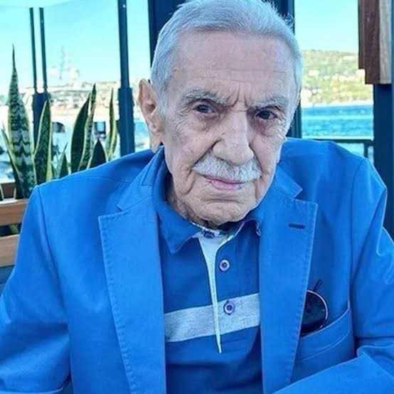 Aydemir Akbaş filmlerini sever misiniz?