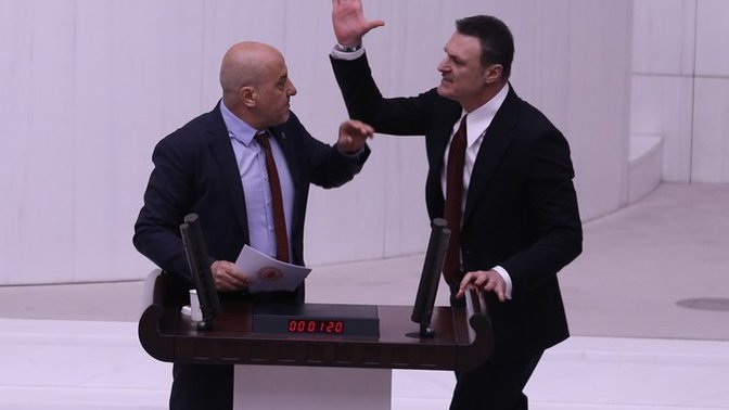 Gazi mecliste Teröristlerin ne işi var?