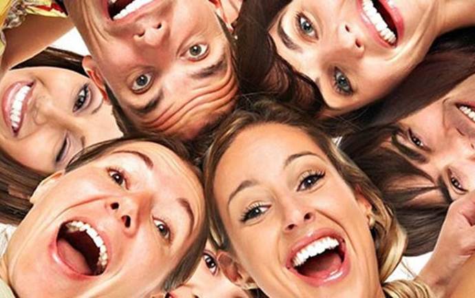 Fotoğraf galerinize baktığınızda en çok güldüğünüz resimlerde kimlerle berabersiniz?