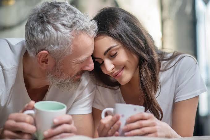 30 yaşındayım 18lik cimcimeler sorun olmaz diyor. Sizce ilişkide en fazla kaç yaş olmalı?