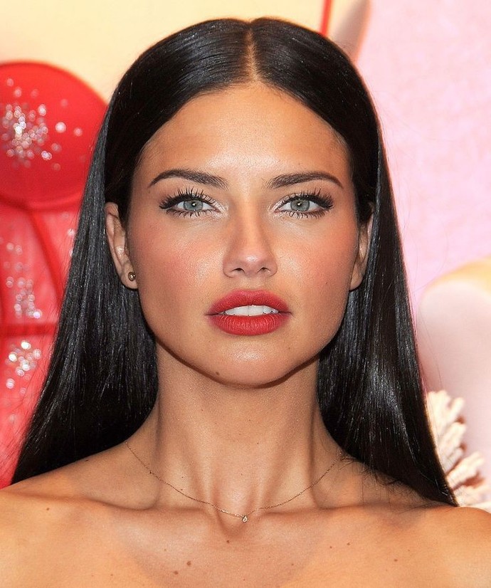 Adriana mı Angelina mı?