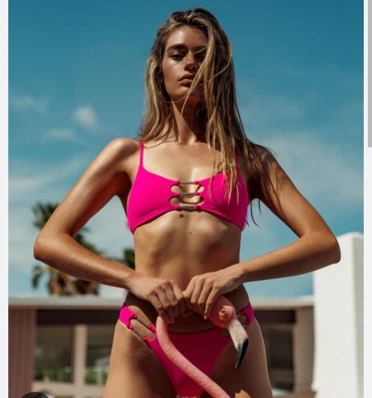 Sizce hangi pembe bikiniyi tercih etmeliyim?