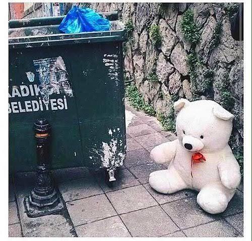 Size alınan hediyeleri çöpe attığınız oldu mu?