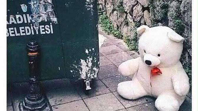 Size alınan hediyeleri çöpe attığınız oldu mu?
