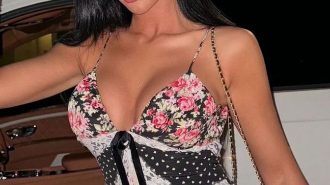 Bu kadın sizce güzel mi komple estetik olsa da😬?