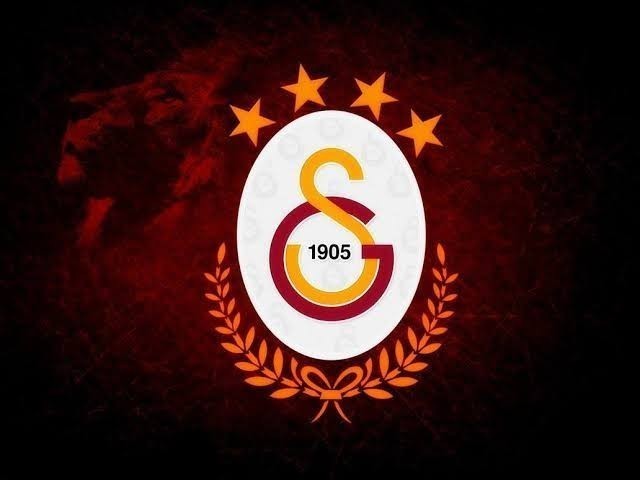 Göztepe 2 - Fenerbahçe 2... Sarı lacivertliler ilk yarısını 2-0 önde kapattığı maçta 2-2 berabere kaldı! Maçı nasıl buldunuz?