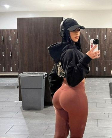 Evde sağlıklı beslenme ve sporla şöyle bir popoya sahip olabilir miyim?