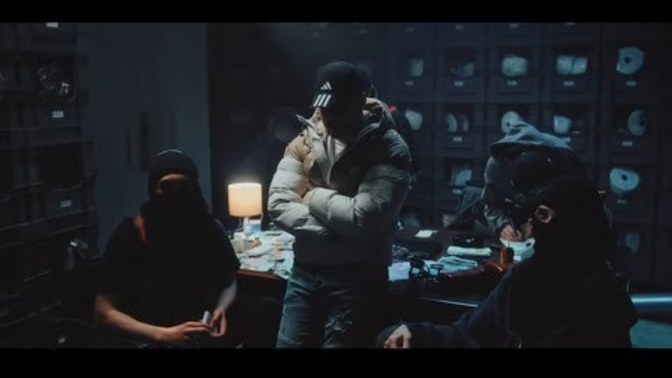 Bu ayarda bildiğiniz elektronik müzik & rap karışımı güzel şarkılar önerebilir misiniz?