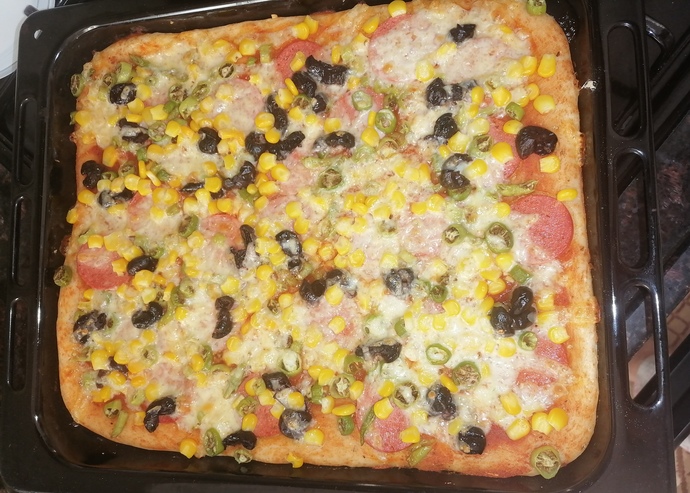 Pizza illa yuvarlak mı olmalı, kare pizza olmaz mı?