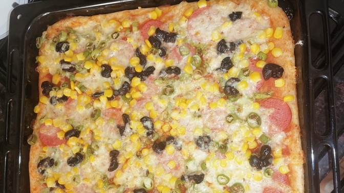 Pizza illa yuvarlak mı olmalı, kare pizza olmaz mı?