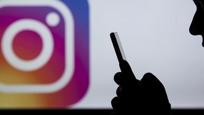 Biri var Instagram'dan takipleşmiyoruz ama her hikayeme bakıp like atıyor. Sizce amacı ne?