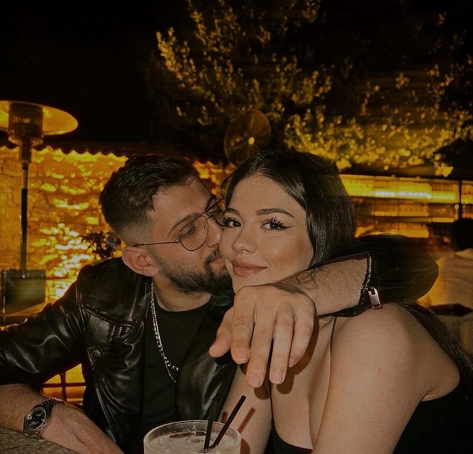Kapalı giyer mi?