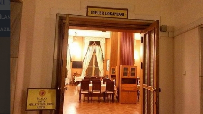 Meclis Lokantasında 5 çeşit yemeğin yalnızca 121 TL olması sosyal medya gündeminde! En son gittiğiniz yerde siz ne ödediniz?