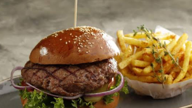 Tavuk hamburger mi, et hamburger mi?