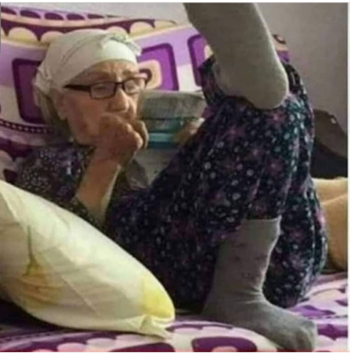 Soru arıyorum şu an, görüyorsunuz şartlar nasıl zor🤭🤭 hangi tarzdan sormamı istersiniz seçin bakalım?