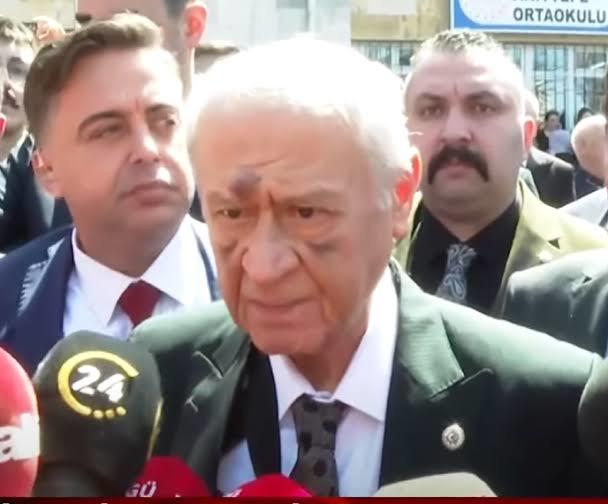 Soru arıyorum şu an, görüyorsunuz şartlar nasıl zor🤭🤭 hangi tarzdan sormamı istersiniz seçin bakalım?
