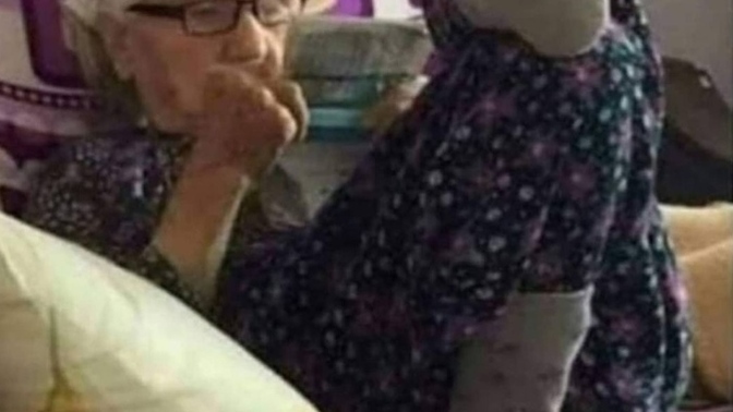 Soru arıyorum şu an, görüyorsunuz şartlar nasıl zor🤭🤭 hangi tarzdan sormamı istersiniz seçin bakalım?