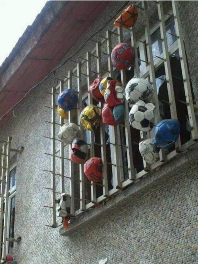 Küçükken komşularınızdan azar işittiniz mi?