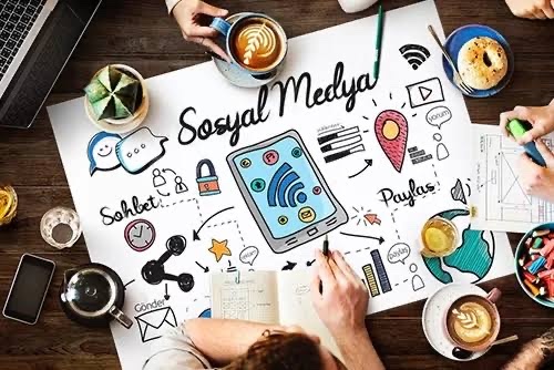 Gezmeyi seven, sosyal, kızlar soruyor halkı burada mı?