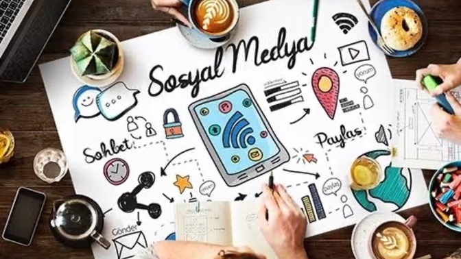 Gezmeyi seven, sosyal, kızlar soruyor halkı burada mı?