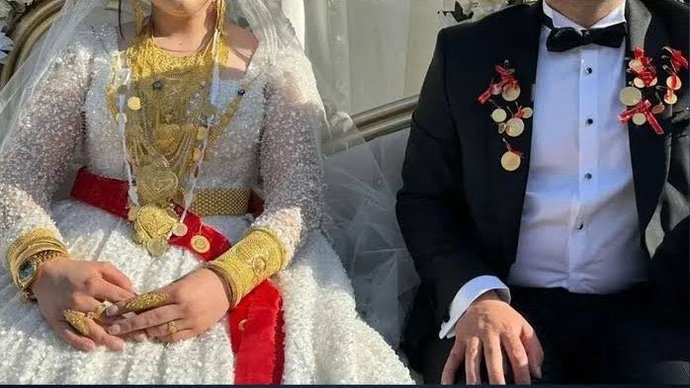 Yargıtay, düğündeki takıların kadına ait olduğu içtihadını değiştirerek, takıların kime takıldıysa ona ait olacağına hükmetti. pic.twitter.com/ejbP6oXrK5— Solcu Gazete (@solcugazete) August 23, 2024
