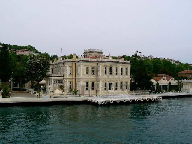 Adile Sultan Yalısı mı, Sait Halim Paşa Yalısı mı?