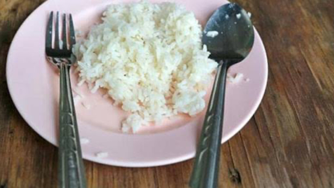 Pilavı çatalla mı, kaşıkla mı yersiniz?