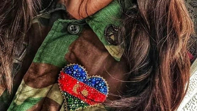 Askerdesiniz ve 90'lık kaset doldurmak için ilk sıraya hangi şarkıyı koyardınız?