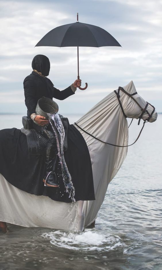 Elde etmek istediğin bir şeye istemiyorum havası katmak; ona sahip olamamanın öfkesi midir?