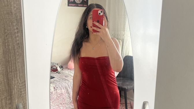Elbise nasıl olmuş arkadaşımın düğününde giymek için çokmu sade?