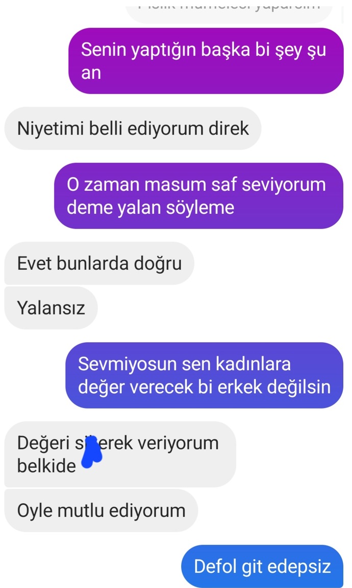 Karşılaşınca rahatsız edip senden çok hoşlandım sürekli saf seviyorum diyip böyle mesaj atan erkek normal mi ne bu?