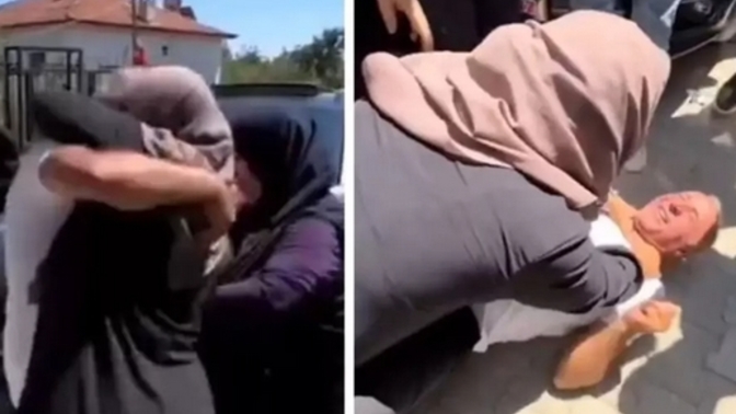 Düğünde gelenekler gereği kaynana ile kayınbaba gelinin önünde güreş tuttu! Sizce en saçma evlilik geleneği nedir?