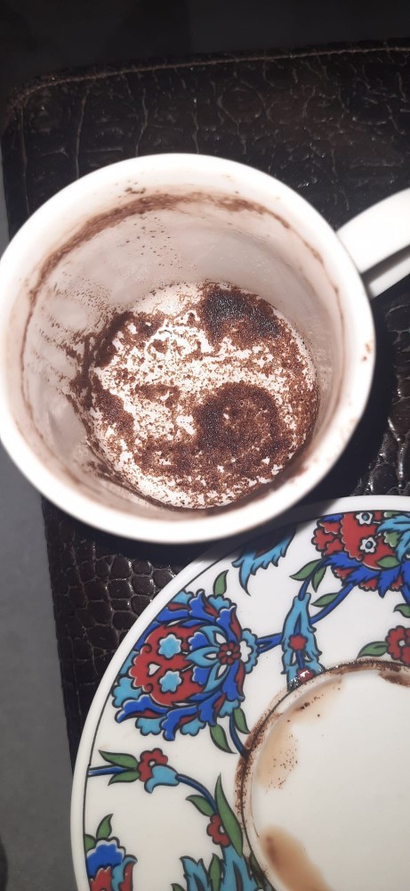 Hissi kuvvetli dedikleri çıkan biri falımı yorumlayabilir mi?