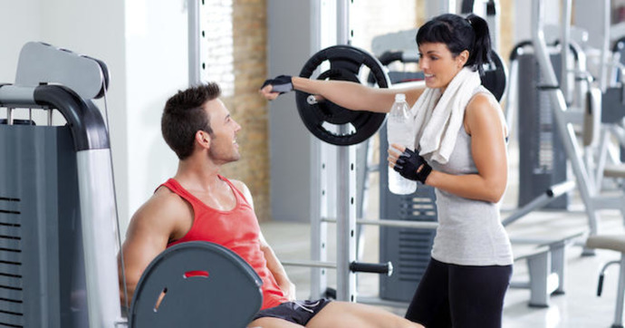 Kadın/erkek karışık spor salonuna sevgilinizi gönderir misiniz?