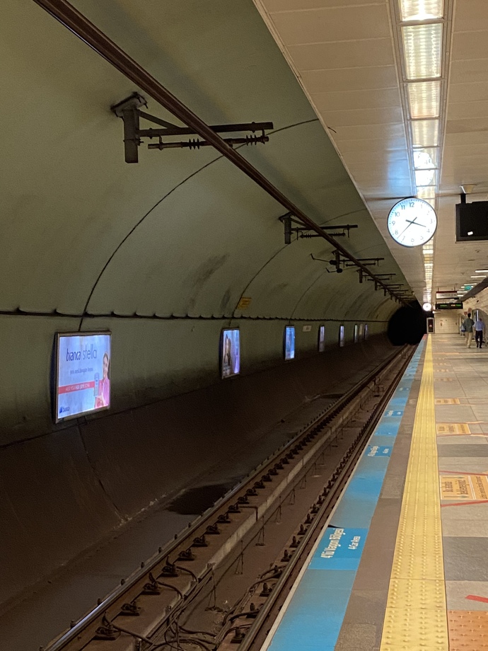 Hayat dediğin bi çift bacak ve gidebildiğin kadar yol mu?