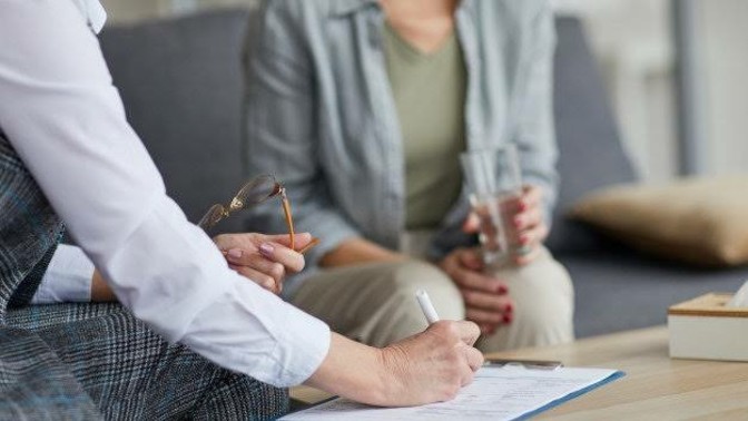 İnsanlar psikologlara niçin giderler biliyomusun?