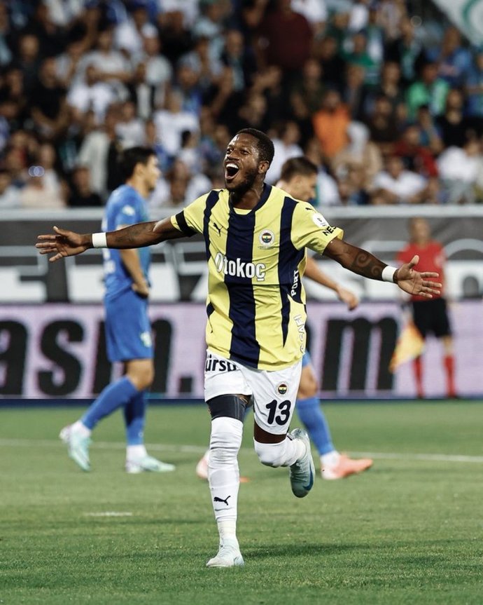 Fred, kariyerindeki ilk hat-tricki Çaykur Rizespor karşısında yaptı. 5-0 Fenerbahçenin üstünlüğüyle biten maçı nasıl buldunuz?