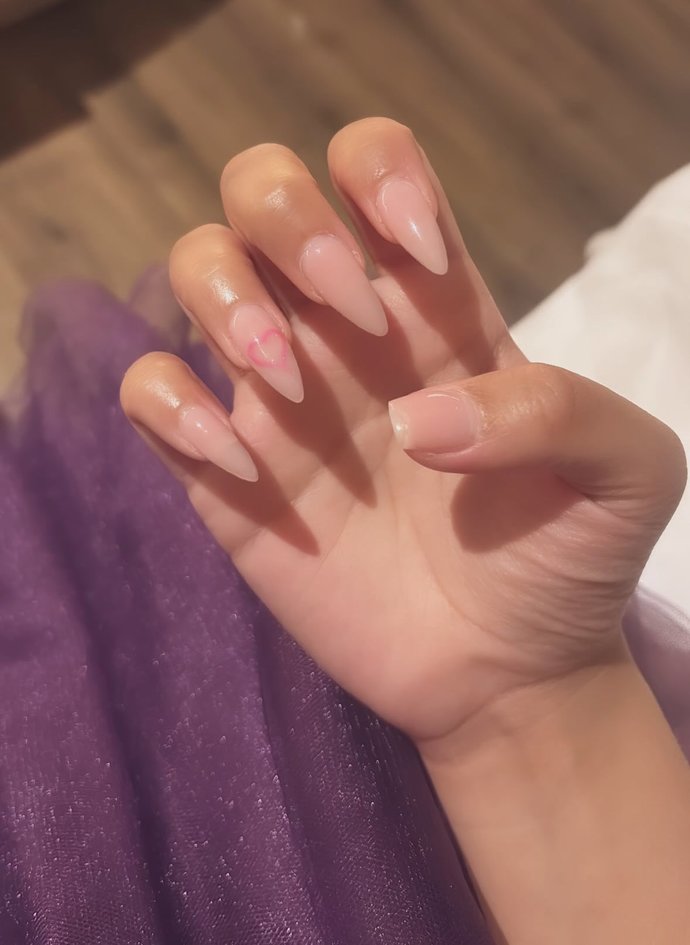 Jilet gibi tırnakları olan kızdan ev hanımı olur mu🙄?