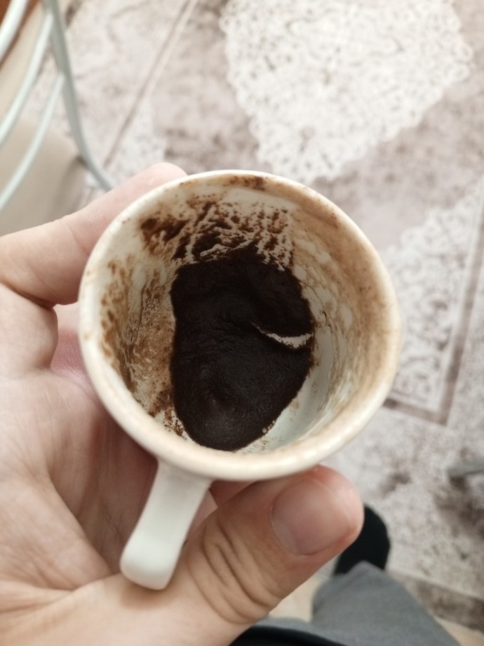 İçinizde Kahve falından anlayan var mı ı?