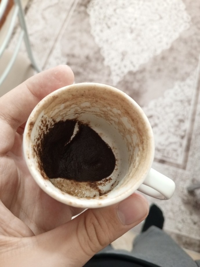 İçinizde Kahve falından anlayan var mı ı?