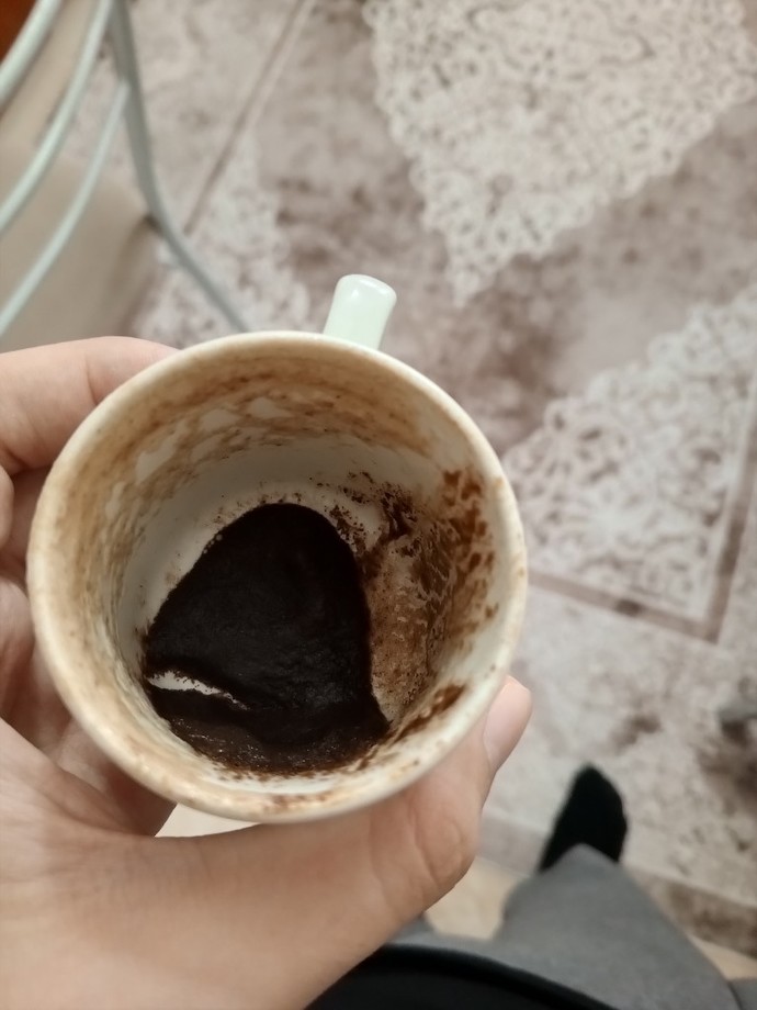 İçinizde Kahve falından anlayan var mı ı?