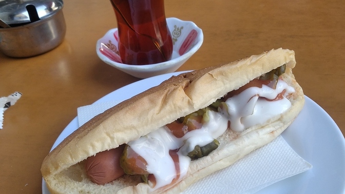 Kaç sosisli yerseniz ben doydum dersiniz?