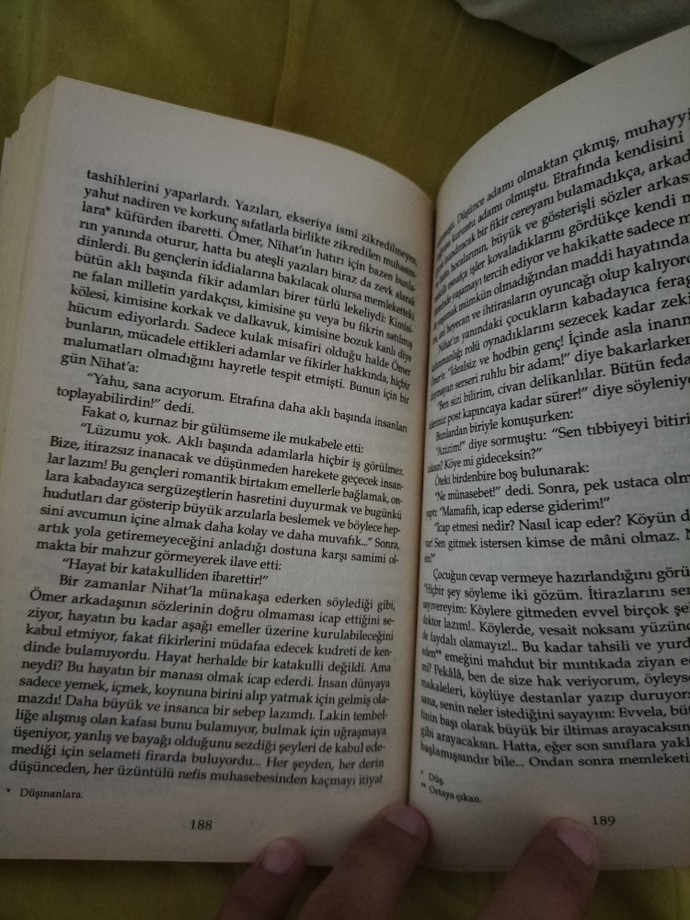Sizce bu kitap ne anlatıyordur?