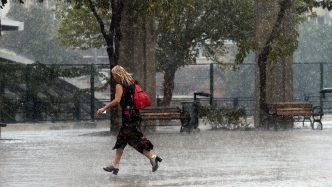 Bugün çoğu yerde #yağmur var. 🌧️ Yağmurlu havalarda en çok ne yapmayı seviyorsun?