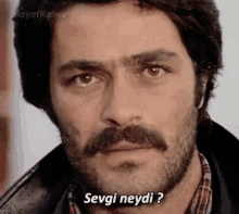 Sevgilim buluşmaya kamyonla geldi, ben de ayrıldım. Haksız mıyım?