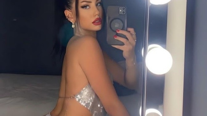 Sevgilin İnstagram'da seksi pozlar verebilir mi?