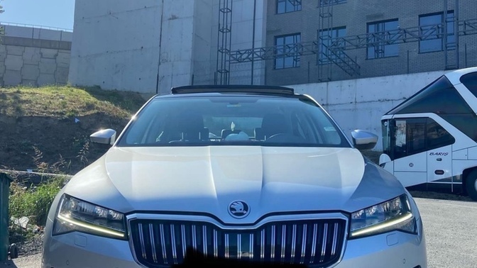 Arkadaşlar biri benim araba öbürüde yeni aldıgım araba?